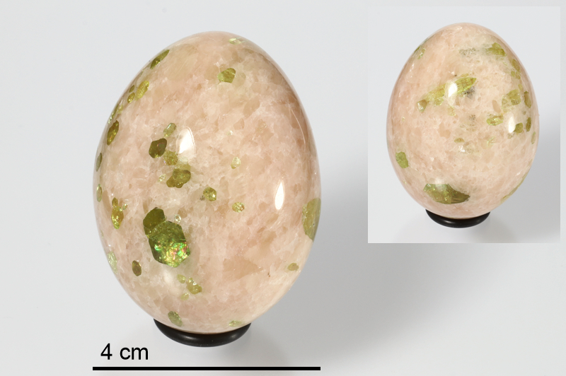 Apatite/Calcite Eggs (Ontario)